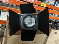 Showtec studio beam cdm/hci-150 winkelverlichting (12x) - afbeelding 2 van  6