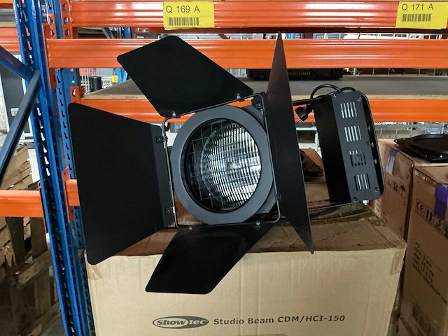 Showtec studio beam cdm/hci-150 winkelverlichting (12x) - afbeelding 1 van  1