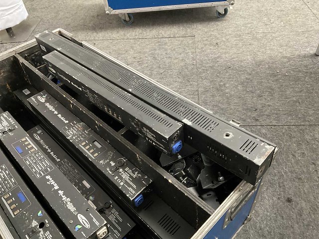 Showtec sunstrip blinder active (16x) - afbeelding 2 van  8