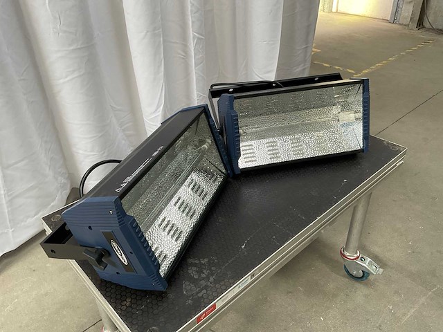 Showtec titan stroboscoop (2x) - afbeelding 2 van  5