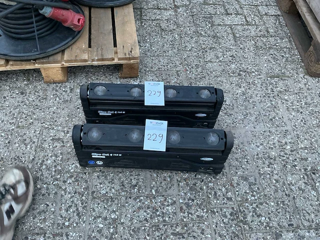 Showtec wipe out 4 moving head (2x) - afbeelding 1 van  3