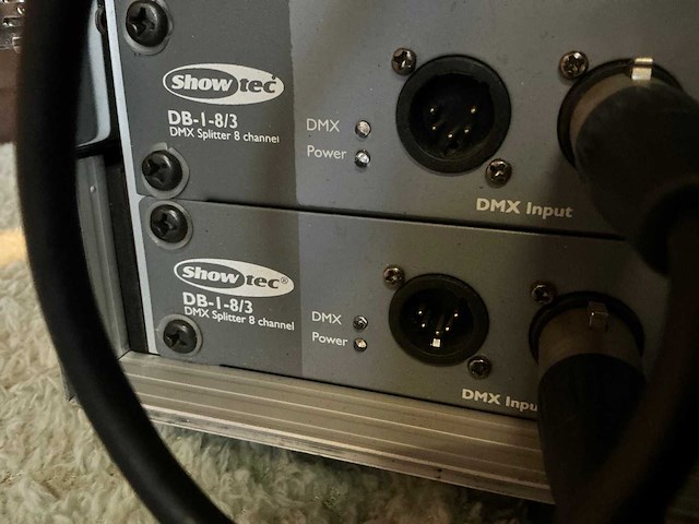 Showtech db-i-8/3 dmx-splitter (2x) - afbeelding 3 van  3