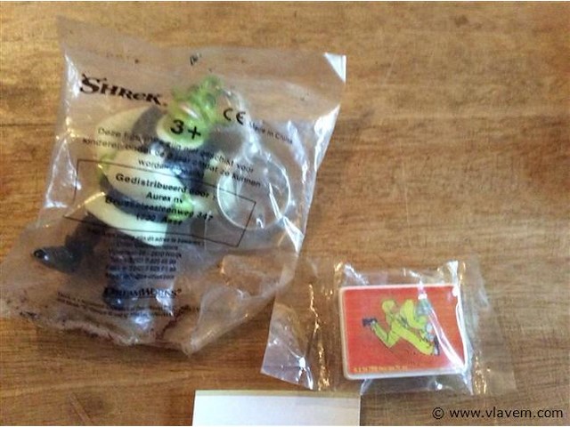 Shrek + button in verpakking - afbeelding 1 van  3