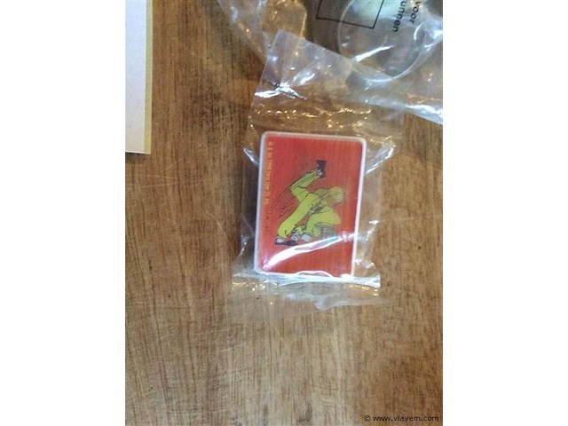 Shrek + button in verpakking - afbeelding 3 van  3