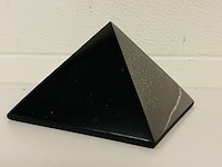 Shungiet piramide gepolijst - afbeelding 8 van  8