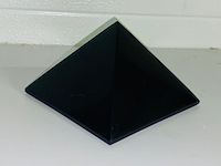 Shungiet piramide gepolijst - afbeelding 2 van  7