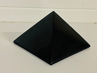 Shungiet piramide gepolijst - afbeelding 3 van  7