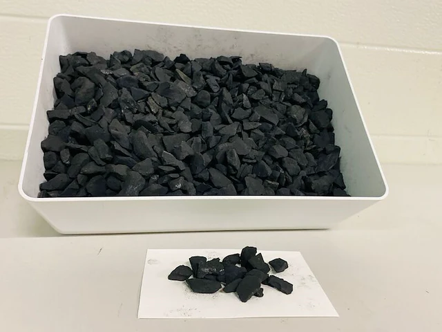 Shungiet ruw, 2,5 kilo - afbeelding 1 van  5