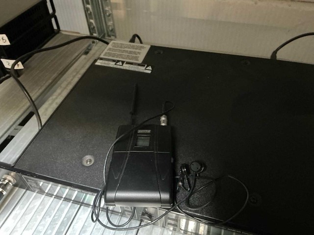 Shure - wireless transmitter - afbeelding 3 van  4