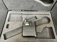 Shure axient axt100 beltpack - afbeelding 1 van  3