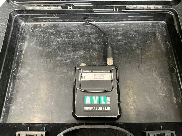 Shure axient axt100 beltpack - afbeelding 1 van  1