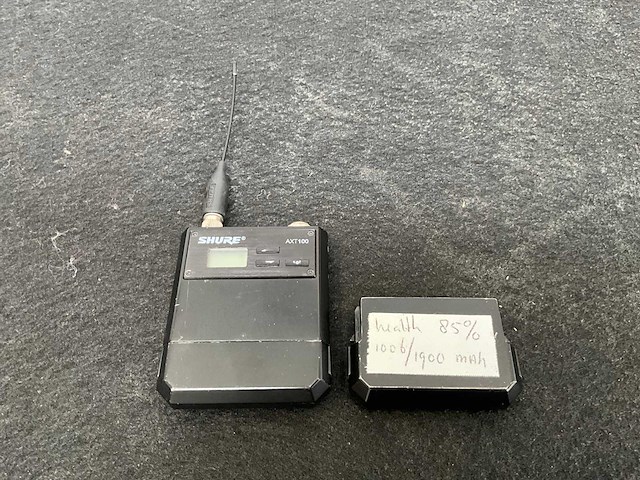 Shure axient axt100 beltpack - afbeelding 1 van  3