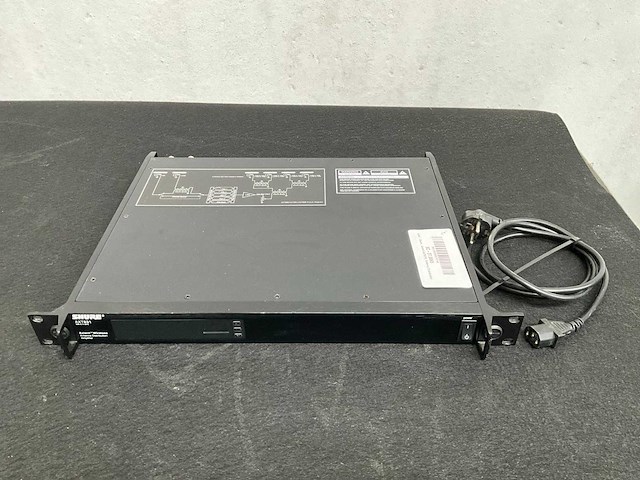 Shure axient axt631e antenna distribution amplifier - afbeelding 1 van  4