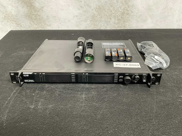 Shure axt 400 / axt200 microfoon ontvanger set - afbeelding 1 van  4