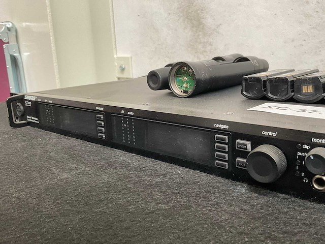 Shure axt 400 / axt200 microfoon ontvanger set - afbeelding 3 van  4