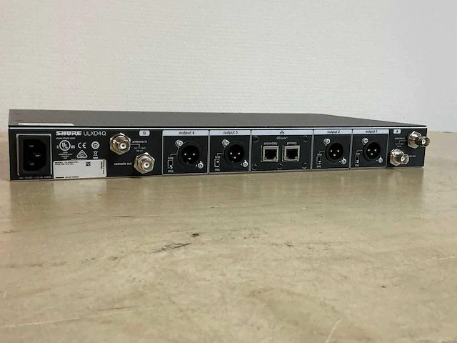 Shure ulxd4q draadloze ontvanger - afbeelding 5 van  6