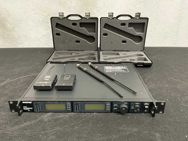 Shure ur4d digitale ontvanger set - afbeelding 1 van  2