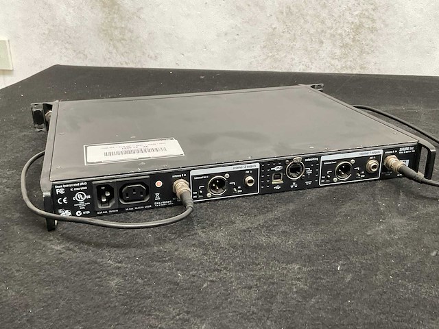 Shure ur4d digitale ontvanger - afbeelding 3 van  3