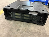 Shure ur4d+ draadloze microfoon ontvanger - afbeelding 1 van  3