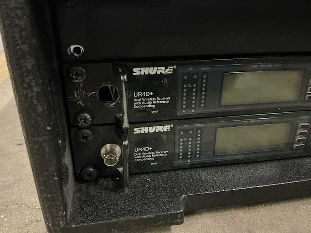 Shure ur4d+ draadloze microfoon ontvanger - afbeelding 2 van  3