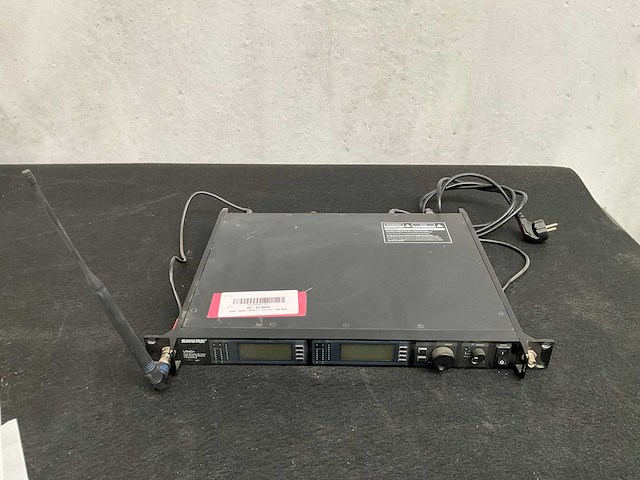 Shure ur4d+ dual wireless receiver - afbeelding 1 van  5