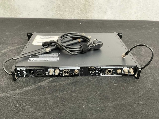 Shure ur4d+ dual wireless receiver - afbeelding 5 van  5