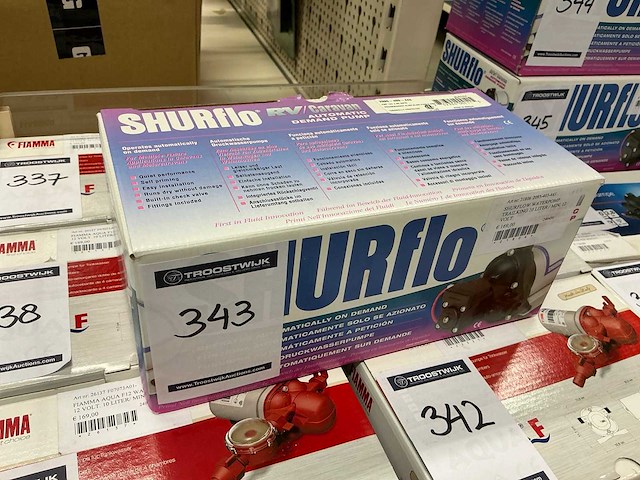 Shurflo 12v waterpomp - afbeelding 1 van  2