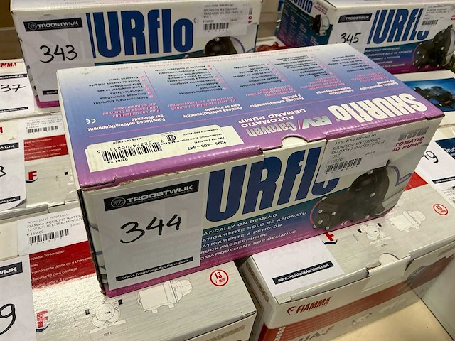 Shurflo 12v waterpomp - afbeelding 1 van  2
