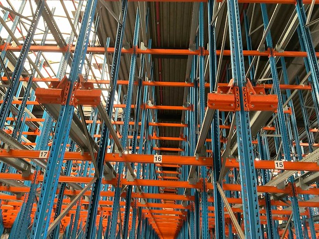 Shuttle magazijnstelling 39 rijen met 2x shuttle - afbeelding 8 van  9