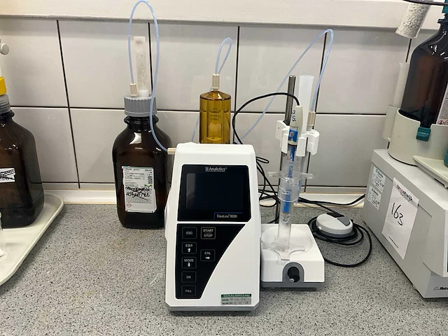 Si analytics titroline 5000 automatische laboratoriumtitrator. - afbeelding 1 van  4