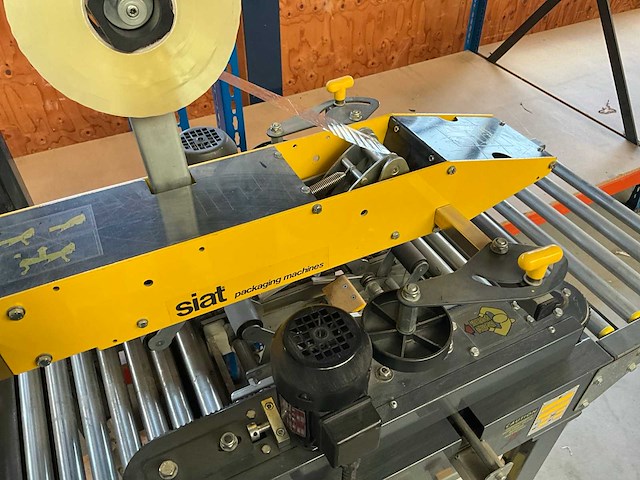 Siat sm8 halfautomatische dozensluitmachine - afbeelding 2 van  6