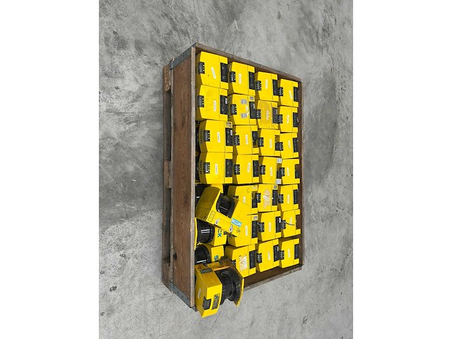 Sick - partij pls101-112 photoelectric laser scanner (30 stuks) - afbeelding 4 van  7