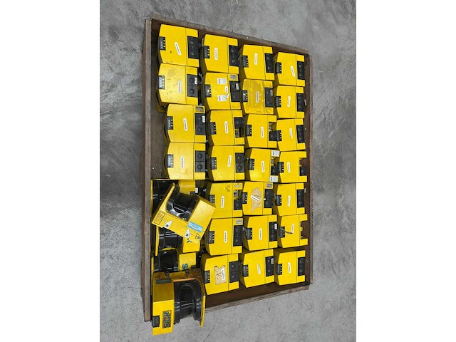 Sick - partij pls101-112 photoelectric laser scanner (30 stuks) - afbeelding 5 van  7