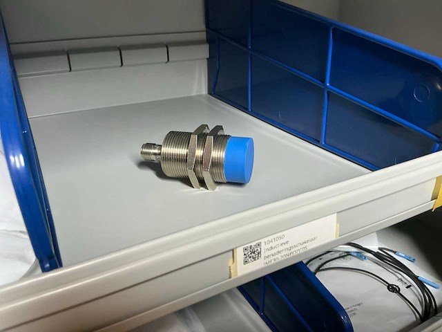 Sick en festo partij onderdelen t.b.v robots in stalen kast (2x) - afbeelding 5 van  64