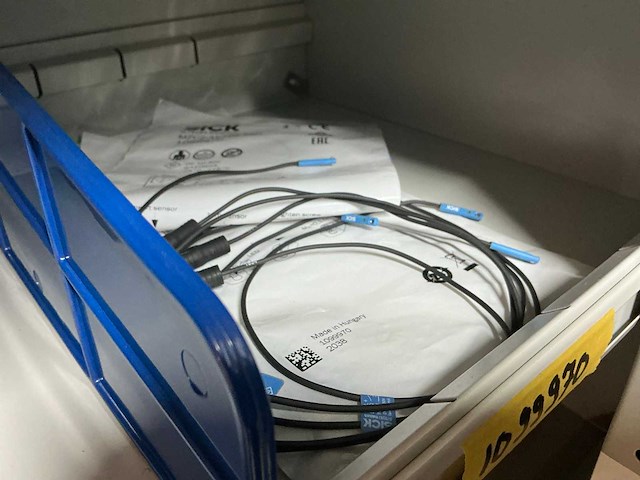 Sick en festo partij onderdelen t.b.v robots in stalen kast (2x) - afbeelding 13 van  64