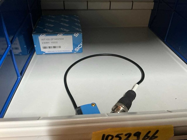 Sick en festo partij onderdelen t.b.v robots in stalen kast (2x) - afbeelding 15 van  64