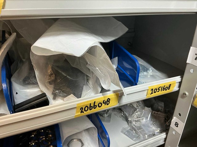 Sick en festo partij onderdelen t.b.v robots in stalen kast (2x) - afbeelding 18 van  64