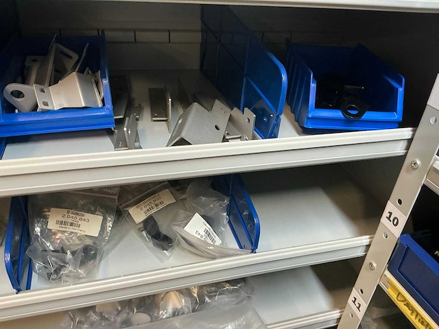 Sick en festo partij onderdelen t.b.v robots in stalen kast (2x) - afbeelding 27 van  64