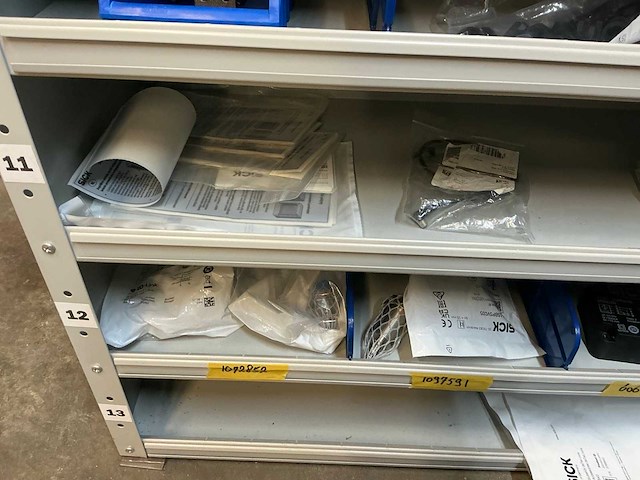 Sick en festo partij onderdelen t.b.v robots in stalen kast (2x) - afbeelding 28 van  64