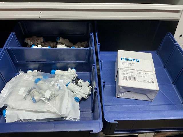 Sick en festo partij onderdelen t.b.v robots in stalen kast (2x) - afbeelding 31 van  64