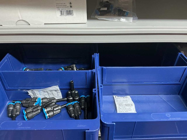 Sick en festo partij onderdelen t.b.v robots in stalen kast (2x) - afbeelding 32 van  64