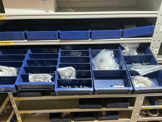 Sick en festo partij onderdelen t.b.v robots in stalen kast (2x) - afbeelding 33 van  64