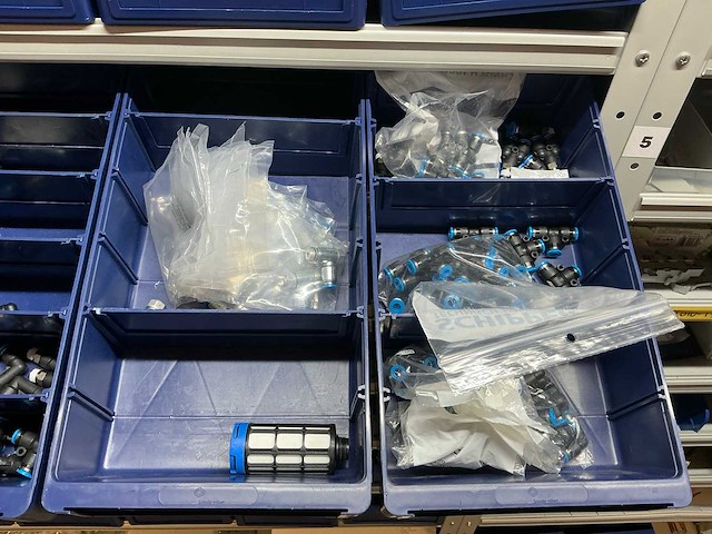 Sick en festo partij onderdelen t.b.v robots in stalen kast (2x) - afbeelding 35 van  64