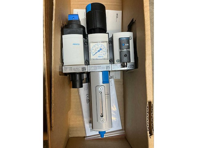 Sick en festo partij onderdelen t.b.v robots in stalen kast (2x) - afbeelding 59 van  64