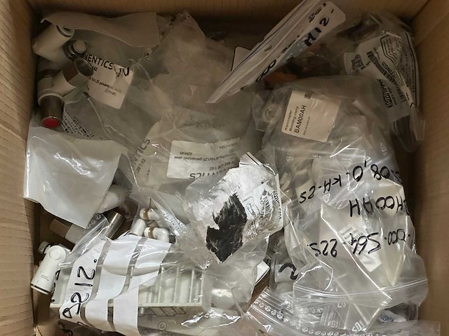 Sick / skf / hutchinson - partij industriële reserveonderdelen - afbeelding 3 van  8