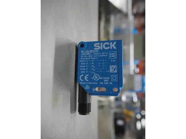 Sick - afbeelding 5 van  7