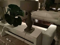 Side table inclusief 2 lampen en decoratie bloem stuk - side table - afbeelding 4 van  7