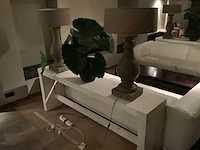 Side table inclusief 2 lampen en decoratie bloem stuk - side table - afbeelding 7 van  7
