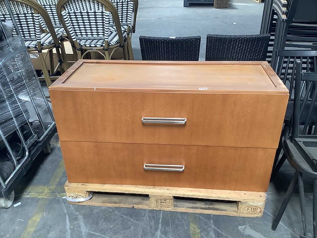 Side table - afbeelding 1 van  3