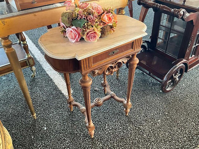 Side table - afbeelding 1 van  4